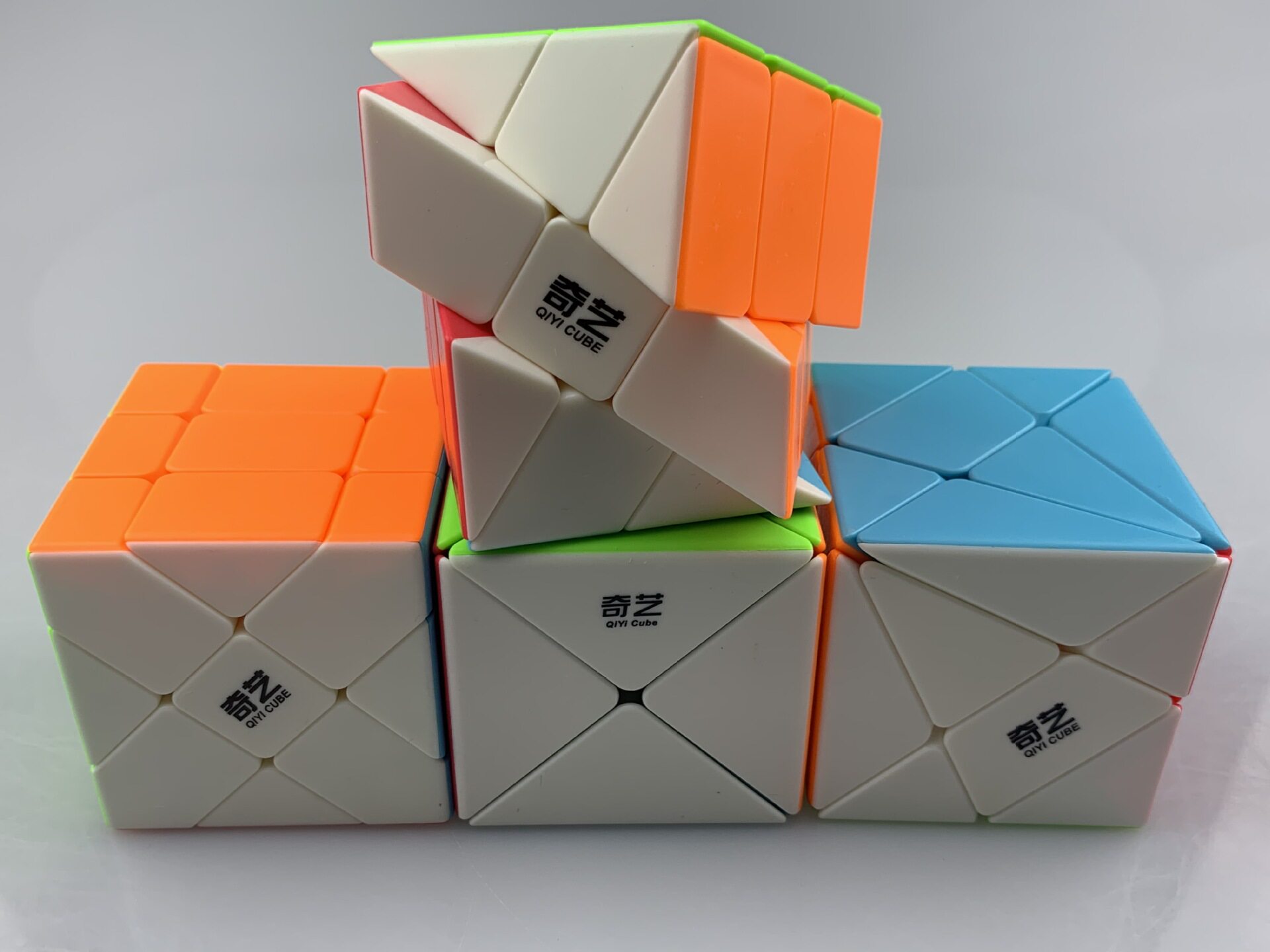 魔方魔方格原厂变幻金刚移棱风火轮实色彩色新款魔方