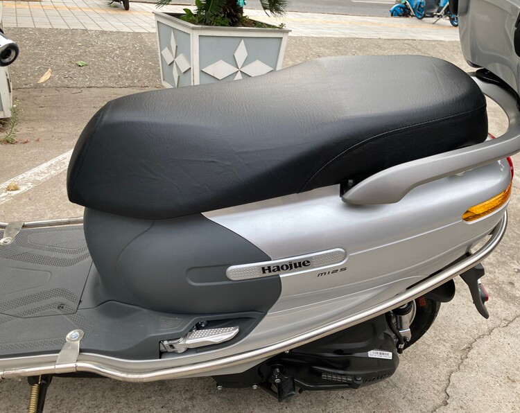 适用于豪爵m125s萌哥m-girl摩托车萌妹座套坐垫hj125t-33-35摩托车