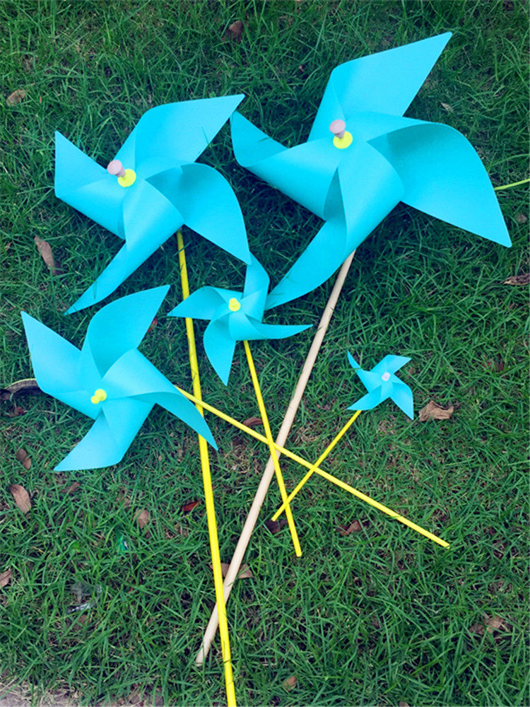 风车塑料旋转玩具幼儿园布置户外四角纯色蒂尼风车