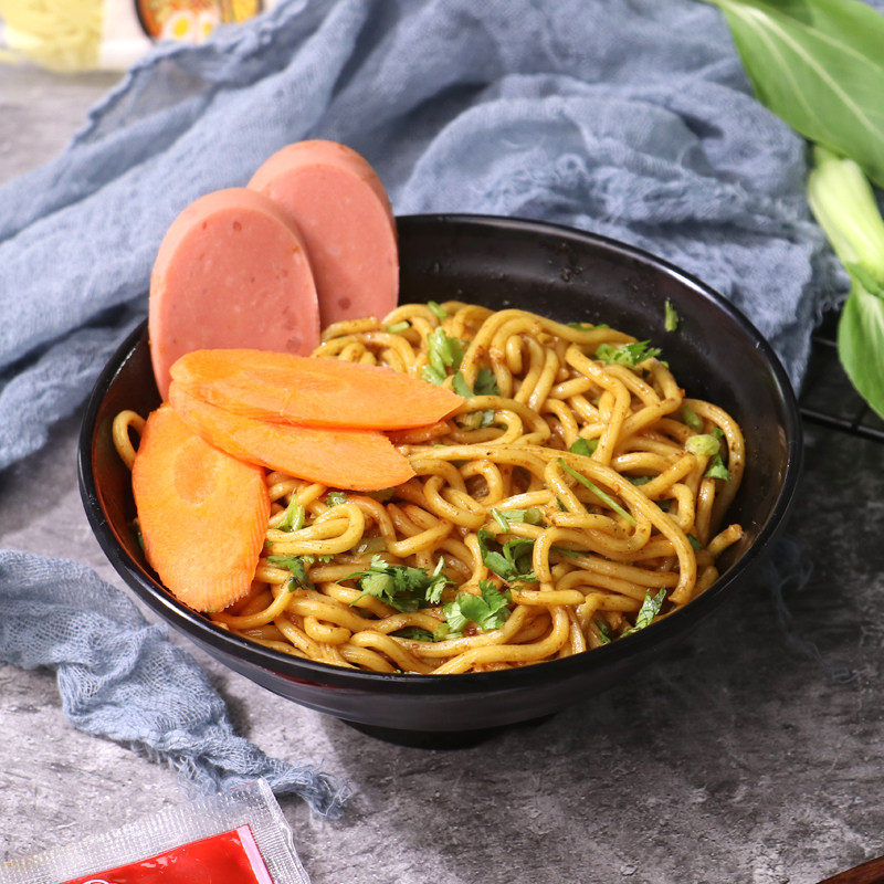 车仔港式油炸速食面拌xo香辣牛肉肉酱整箱冲泡方便面