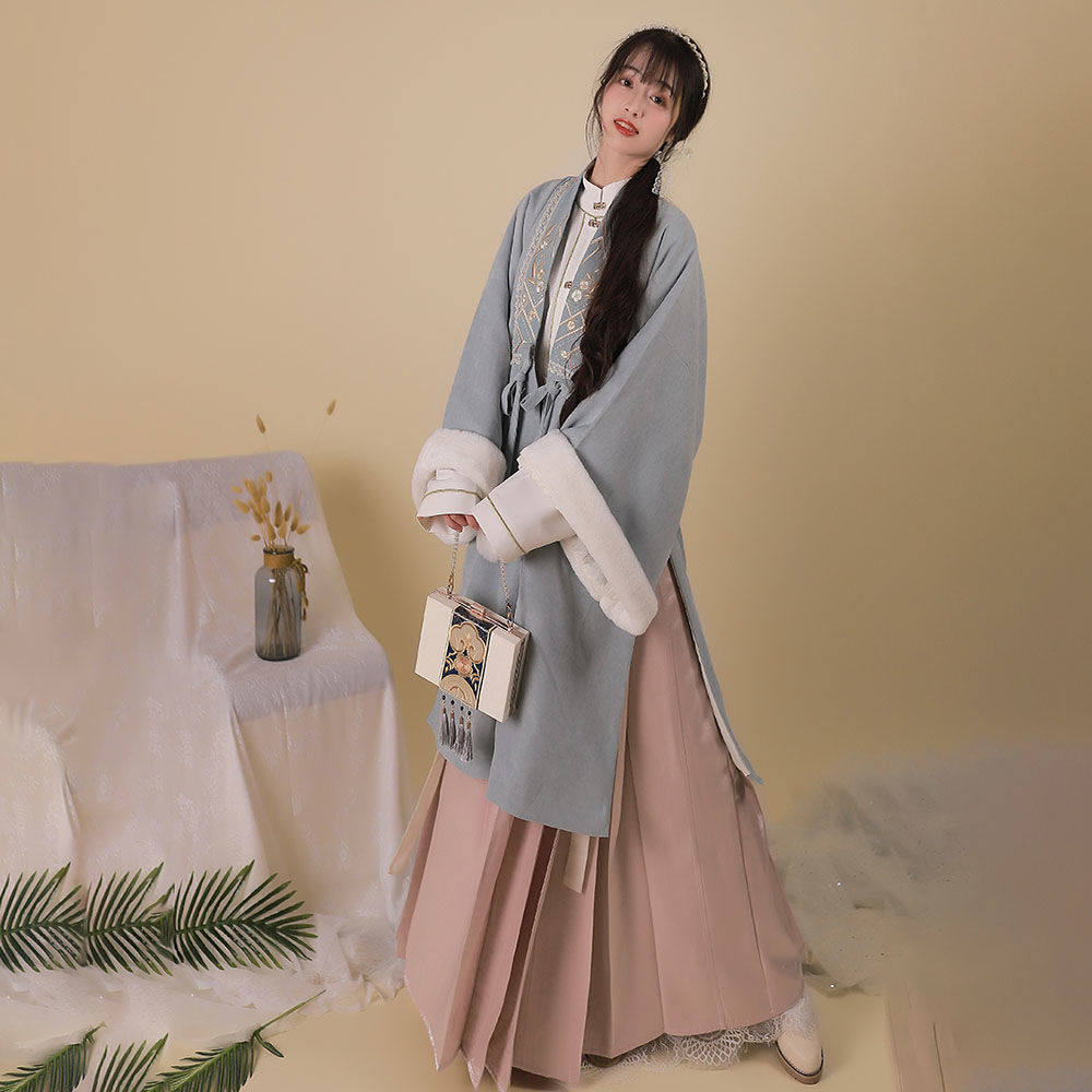 连袂古风芳菲原创绣花对襟保暖长衫披袄日常汉服