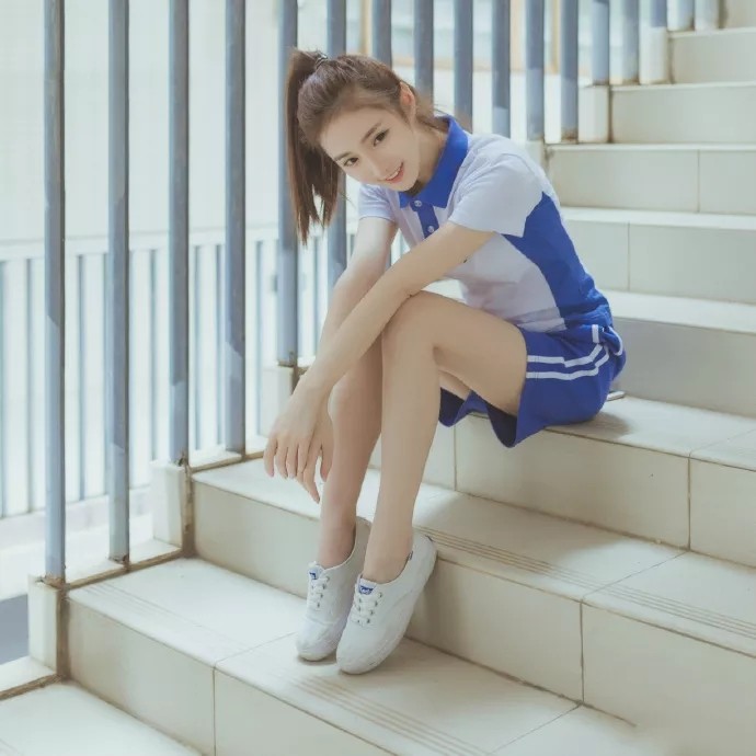 美丽统一深圳市校服上衣中学生女生短袖修身春夏校服