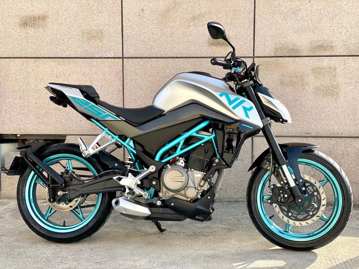 跑车春风nk150nk250nk650街车进口机车摩托车整车