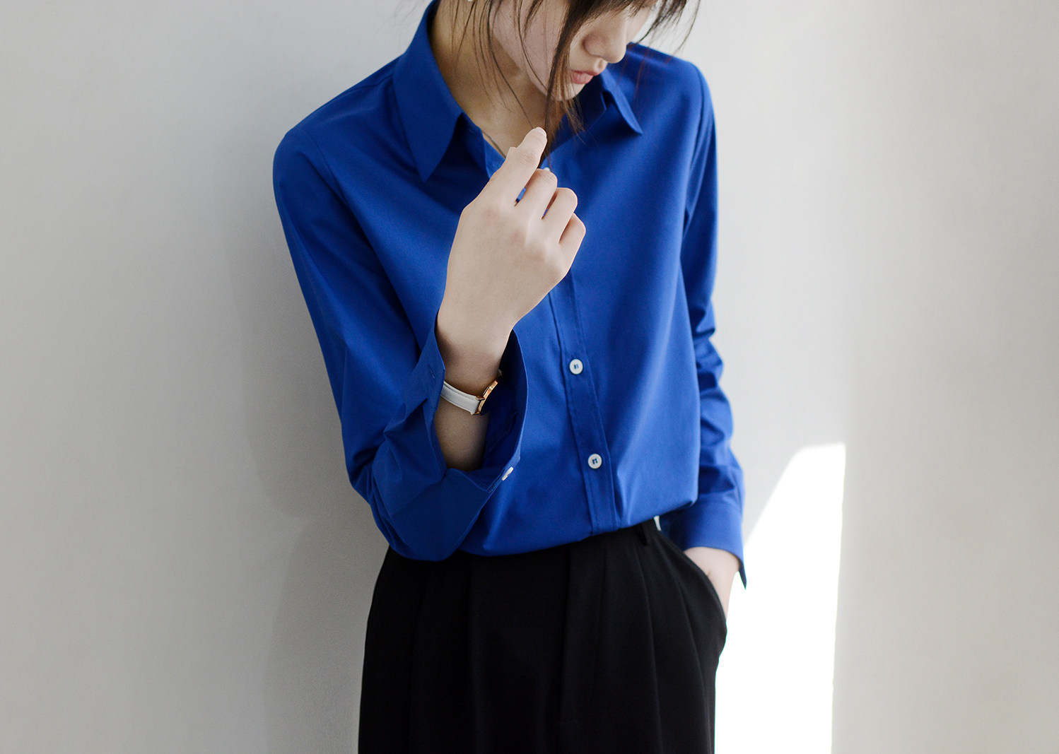 trr扎进裤子好看宝石蓝长袖宽松衬衫单排翻领衬衫