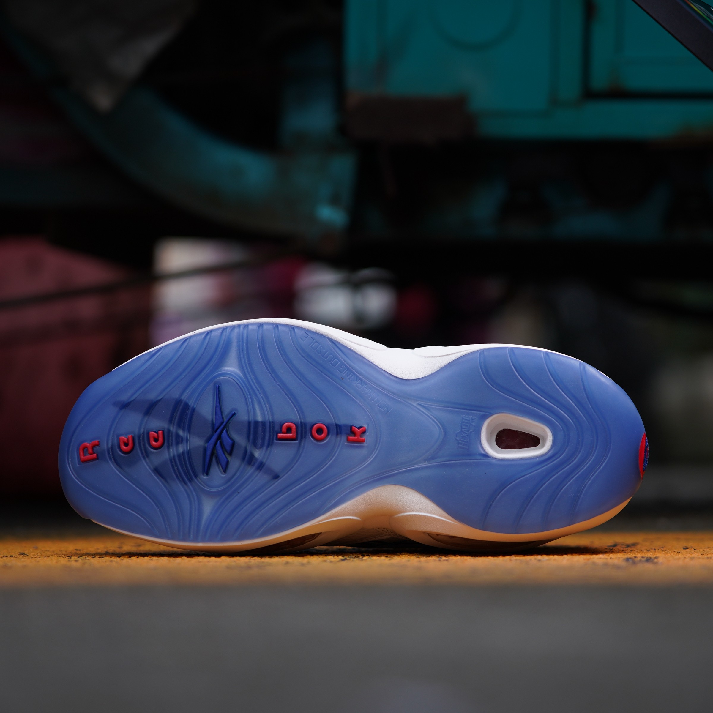 瑕疵锐步艾弗森1代question1红蓝鸳鸯篮球鞋fv7563fy1018