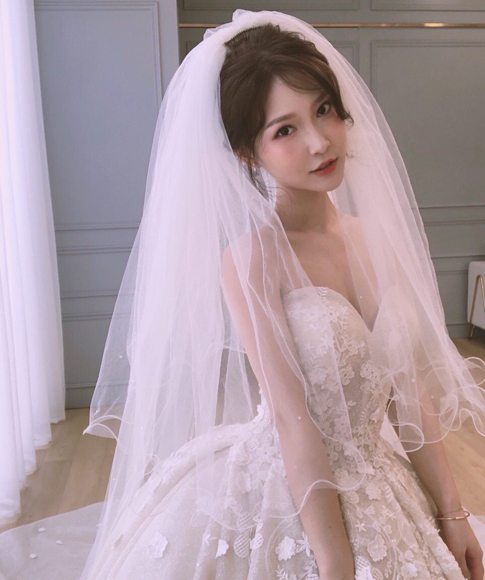 简约约素短款白色婚纱纱头拍照道具小清新旅拍头纱