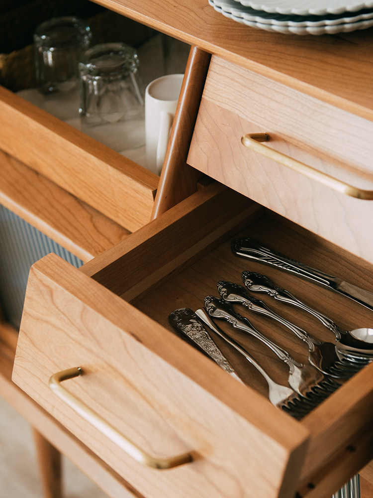 圣铭宜家北欧实木餐边柜客厅储物柜阿尔托小边柜简约玻璃柜茶水柜