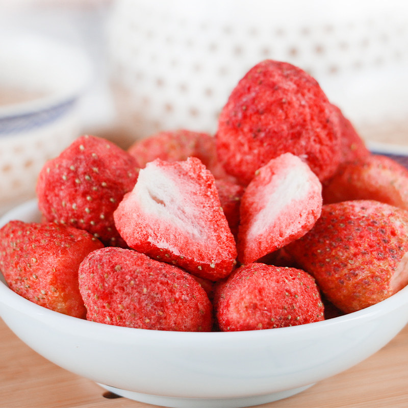 草莓冻干烘焙专用整颗水果雪花原材料一斤网红冻干水果