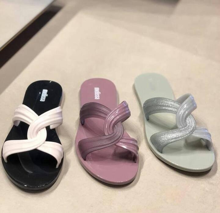 2021年夏季巴西果冻梅丽莎melissa拖鞋女外穿凉平底一字拖