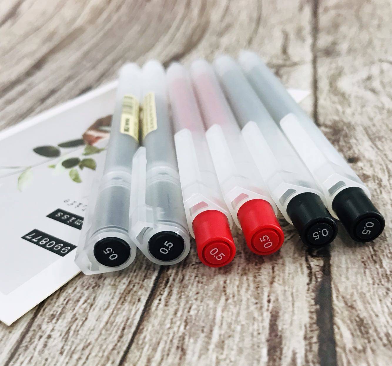 日本无印良品muji新款磨砂半透明大容量按动拔盖凝胶中性笔