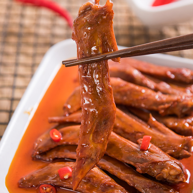 鸭翅网红休闲办公翅尖香辣多味泡翅30g麦德鸭肉零食