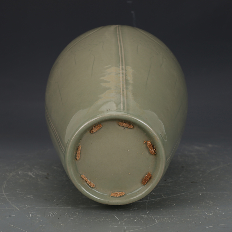 古玩五代越窑秘色瓷雕雕刻缠枝梅瓶花瓶收藏花瓶