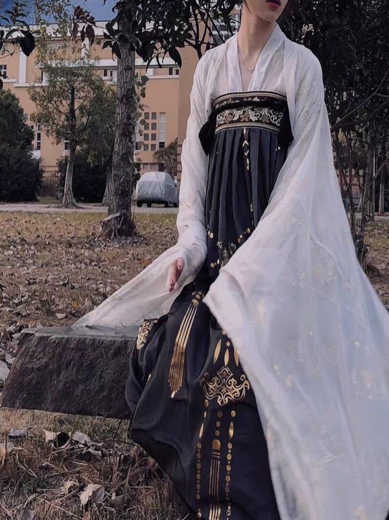 黑云鹤艺缕汉服女中国风学生齐胸白菜正品原创秋季黑色对襟古装