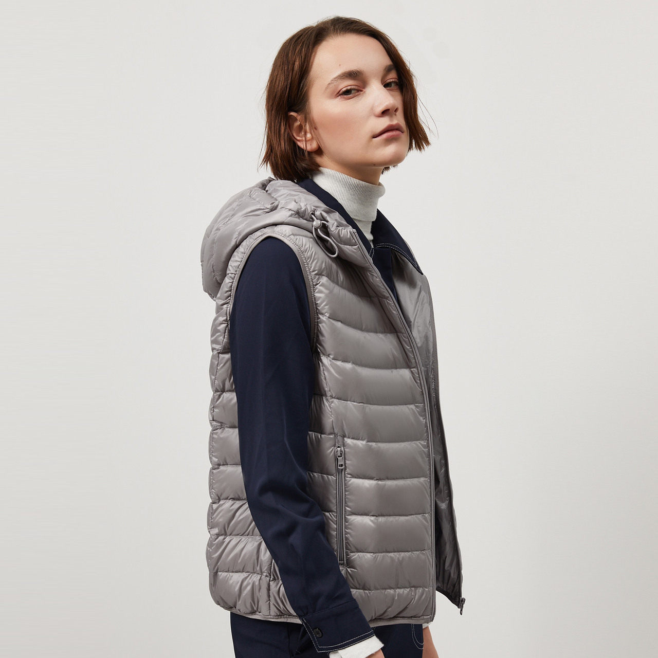 波司登羽绒马甲短款秋季轻薄外穿连女士羽绒服