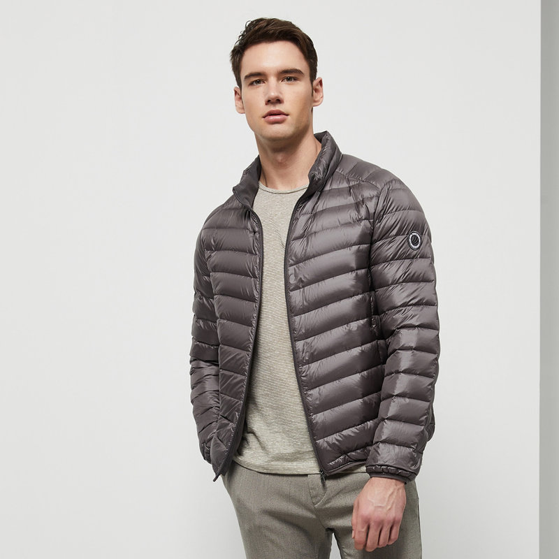 波司登男羽绒服轻薄短款秋冬立领修身保暖外套奥莱断码b90131019