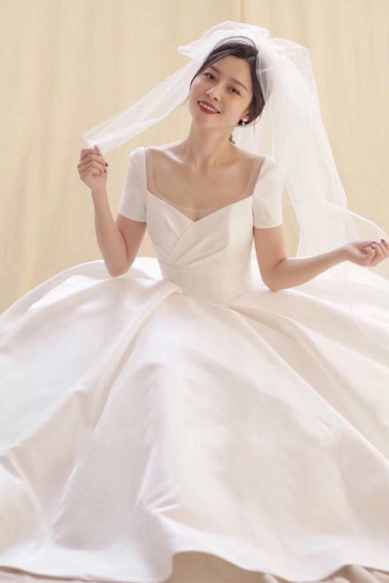 主婚纱2020新款新娘简约小个子齐地超仙梦幻森系抖音奢华大拖尾女