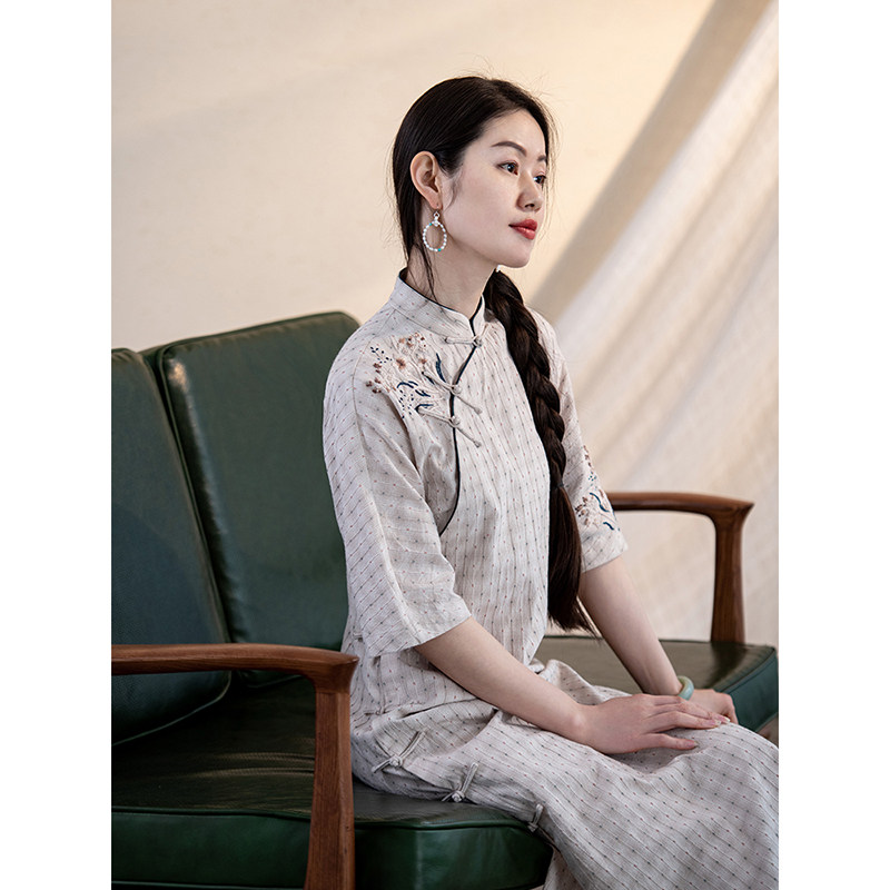 陌上很美圆襟立领绣花棉布先染陌上花微笑兰襟旗袍