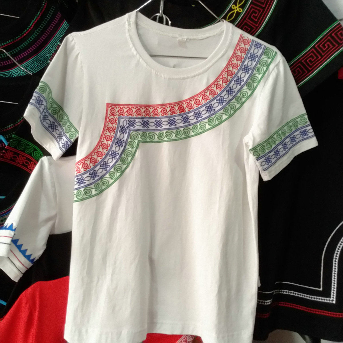 新款彝族体恤民族风演出服短袖诺苏服饰西部少数民族t恤