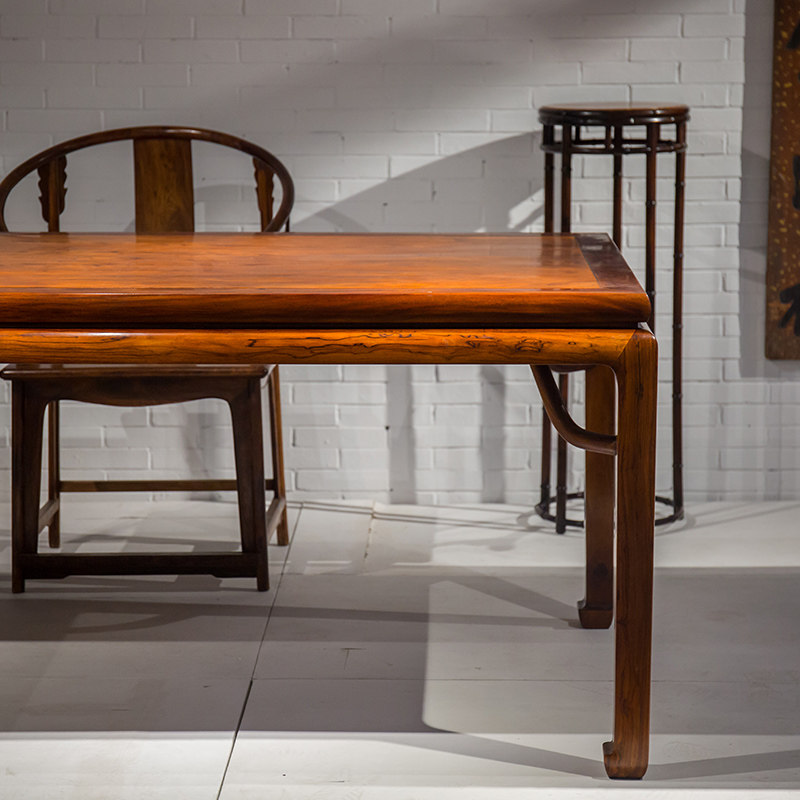 黄花梨霸王枨大画桌明清古典中式书桌海南黄花梨办公桌拍卖家具