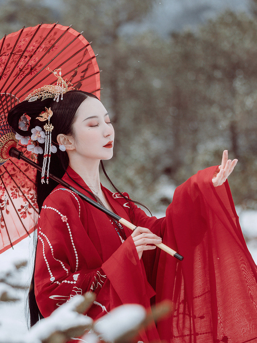 钟灵记婚服红色帛广配披嫁衣汉服大袖襦裙齐腰民族服装