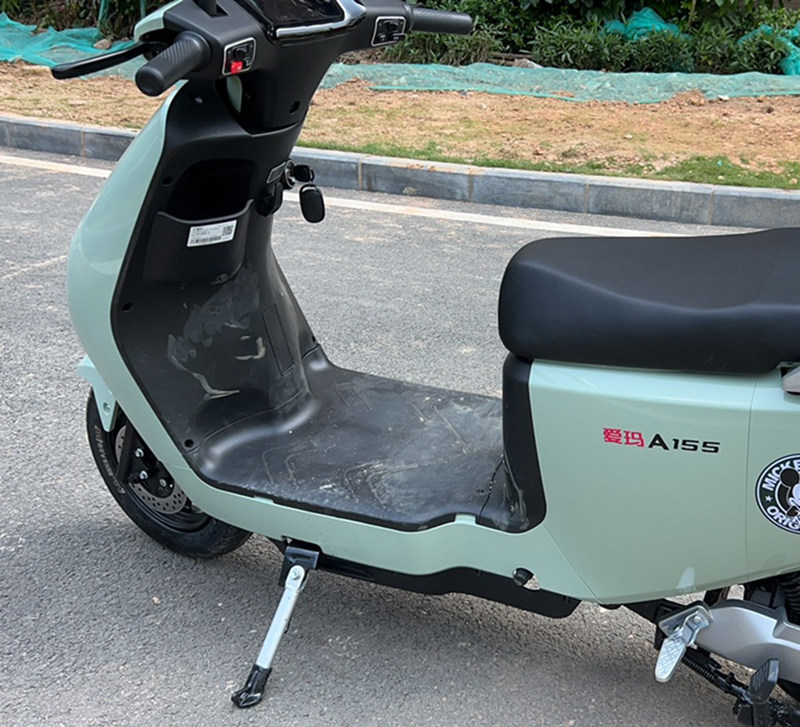 适用于爱玛星途a155电动车脚垫tdr4168-1z可爱卡通防水电动车脚垫