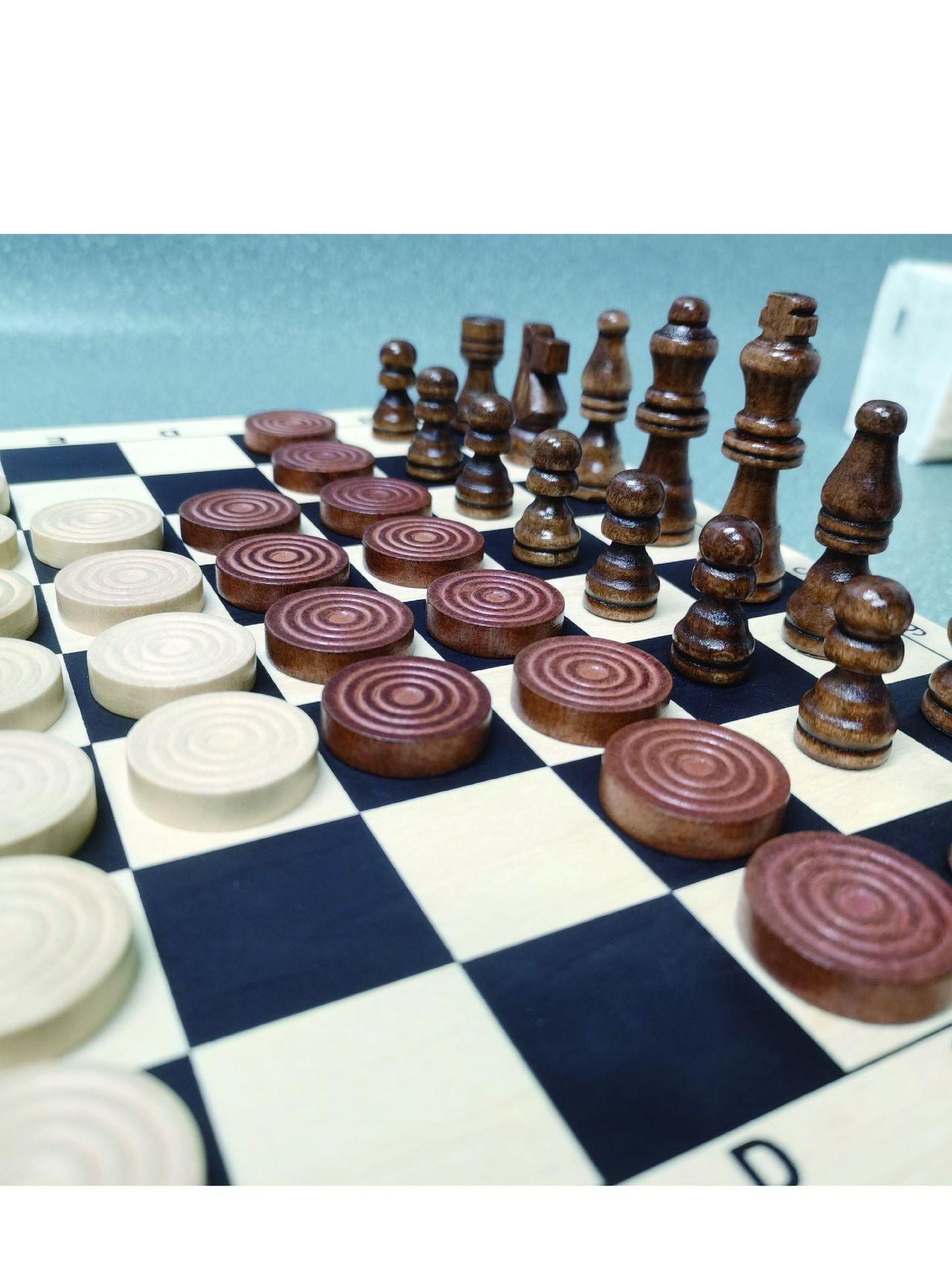 国际象棋木质木制玩具碰碰一克朗棋桌游中国象棋