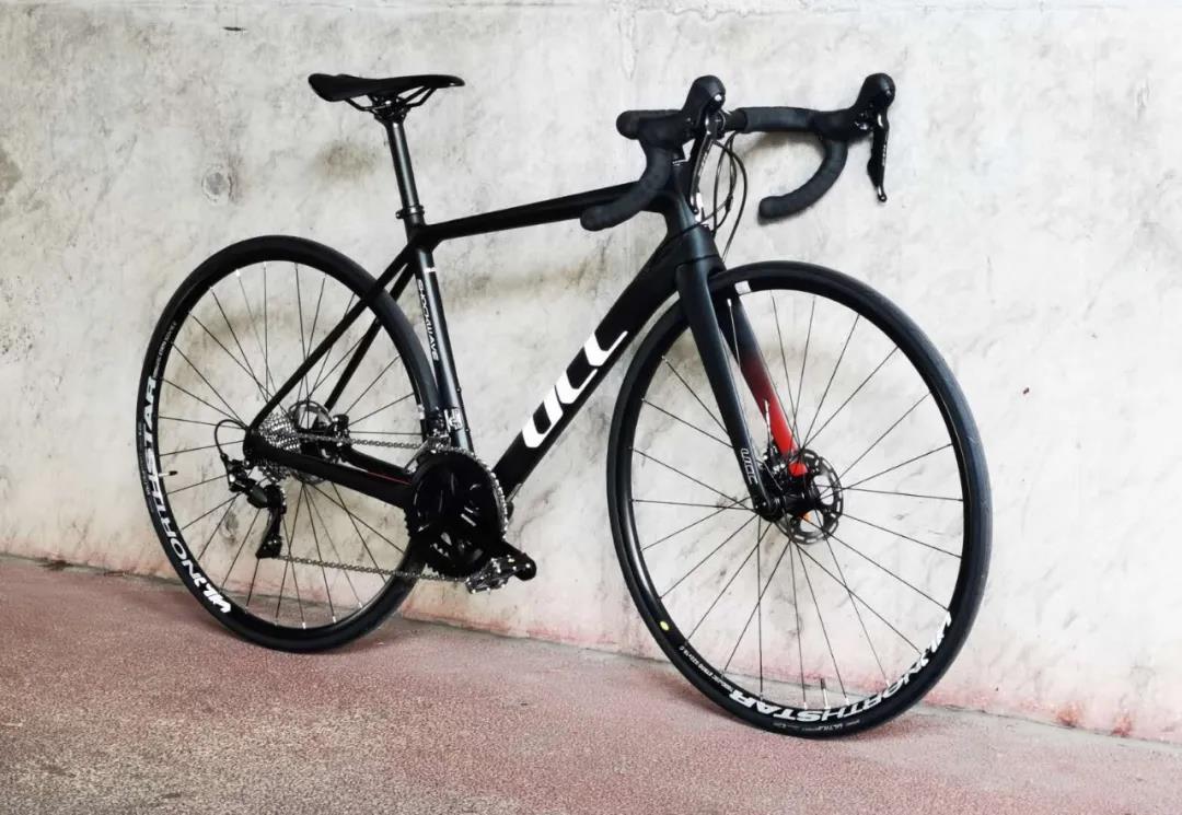 2021新款ucc公路自行车碳纤维车架油压碟刹禧玛诺公路自行车