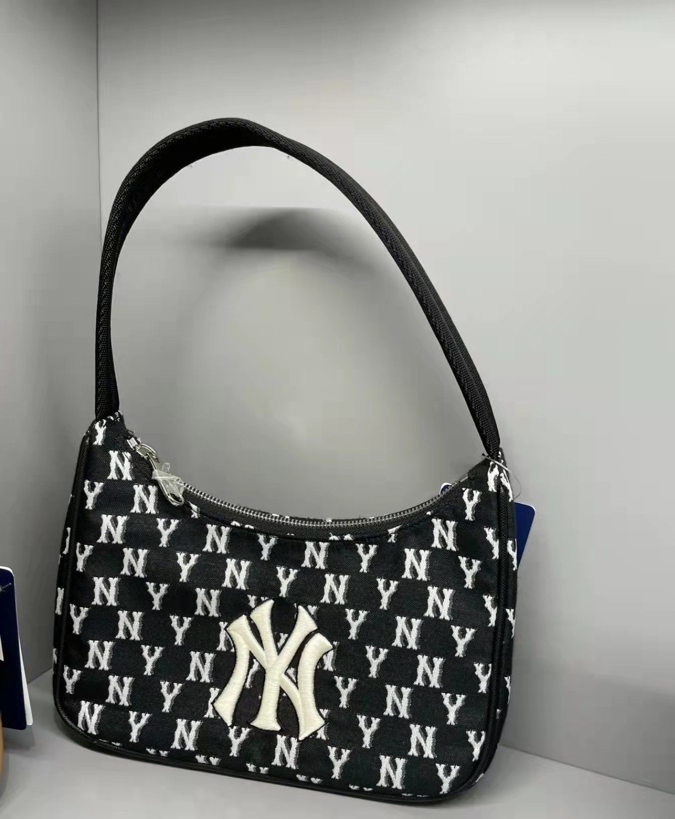 泫雅同款韩国mlb老花腋下新款ny满标手提包单肩背包