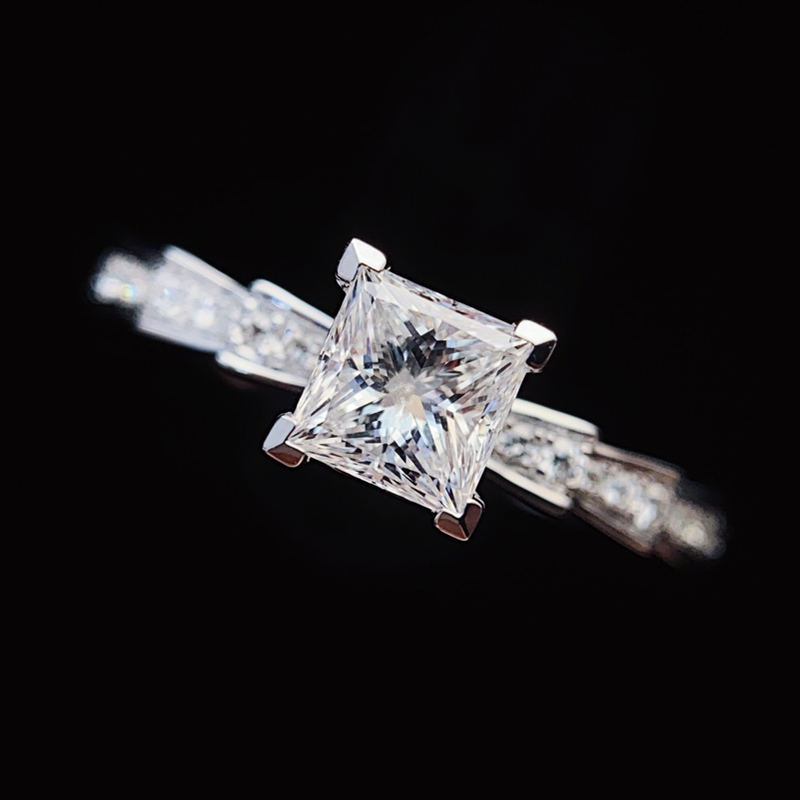 钻戒宝创18k气质镶钻方钻金公主戒指钻石天然手饰
