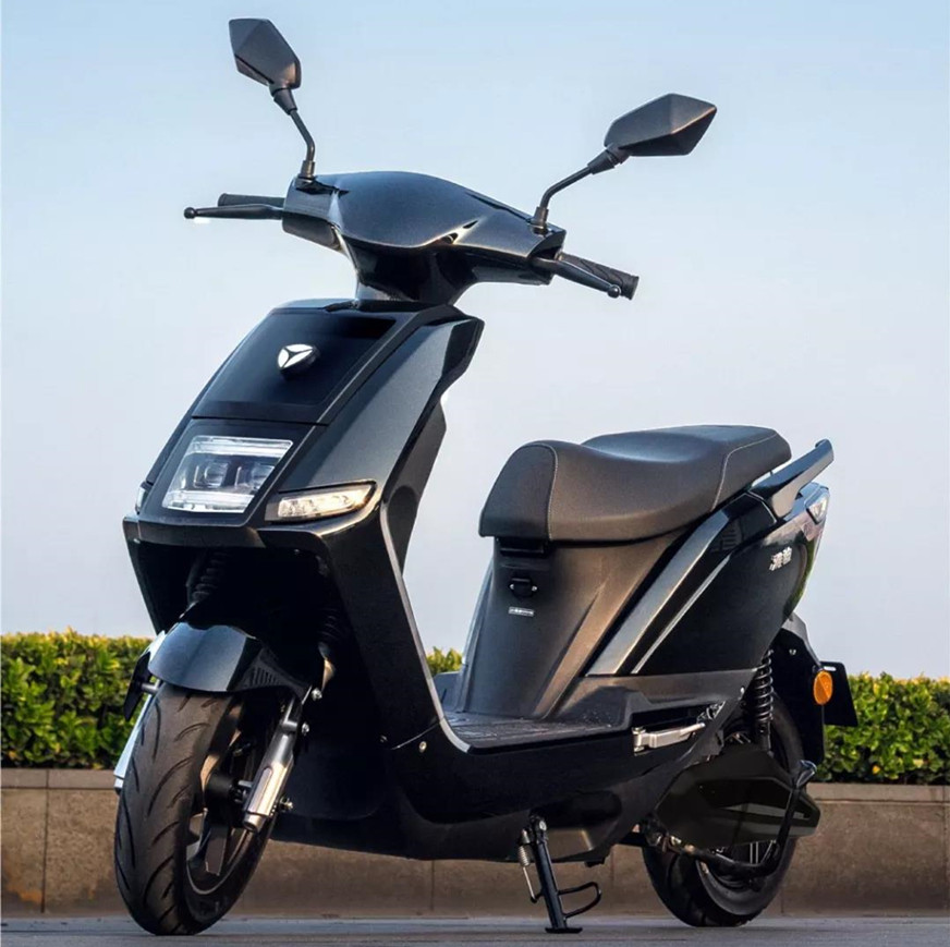 雅迪电动车电摩新款战锐e7缤钻版原厂正品配件更多电动车零