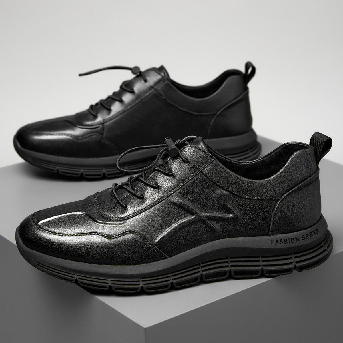 稻草人男鞋新款夏季皮面男士休闲运动皮鞋真皮百搭时尚休闲鞋