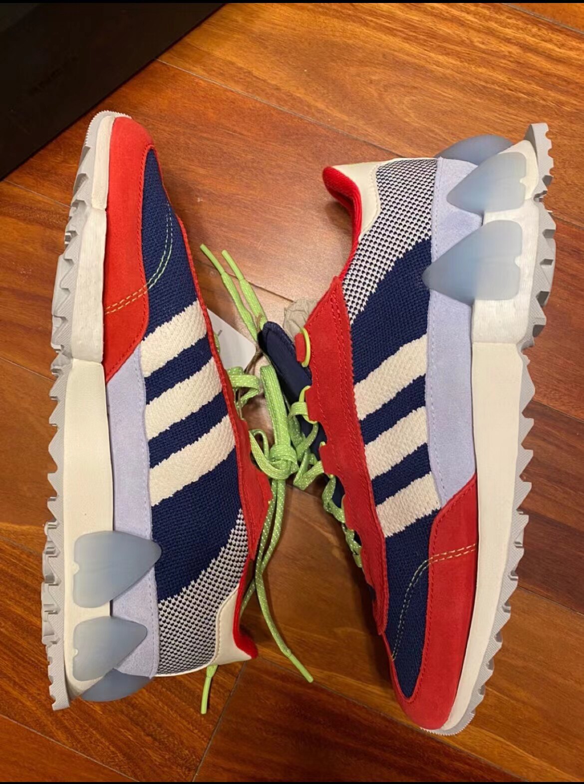 adidas阿迪达斯三叶草女子angelchen联名低帮运动休闲鞋fy5352