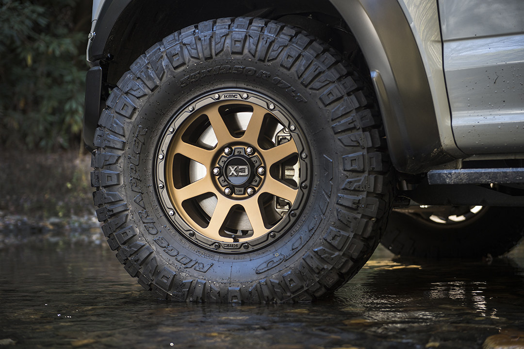 kmcxd134越野改装轮毂适用于霸道猛禽普拉多lc150轮毂