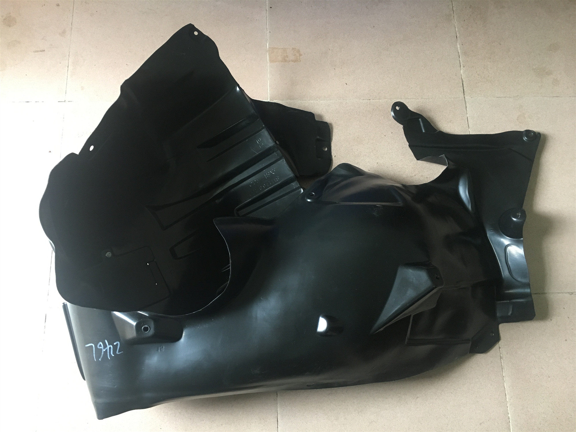 适用奔驰w246w117w176b180b200a160a180叶子叶子板内衬