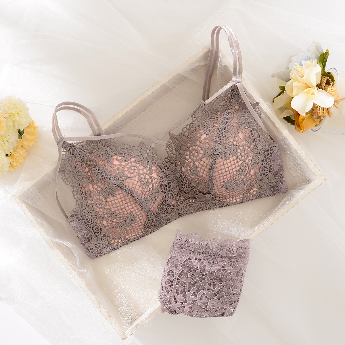 日系无痕蕾丝内衣套装女调整型聚拢胸罩性感文胸套装