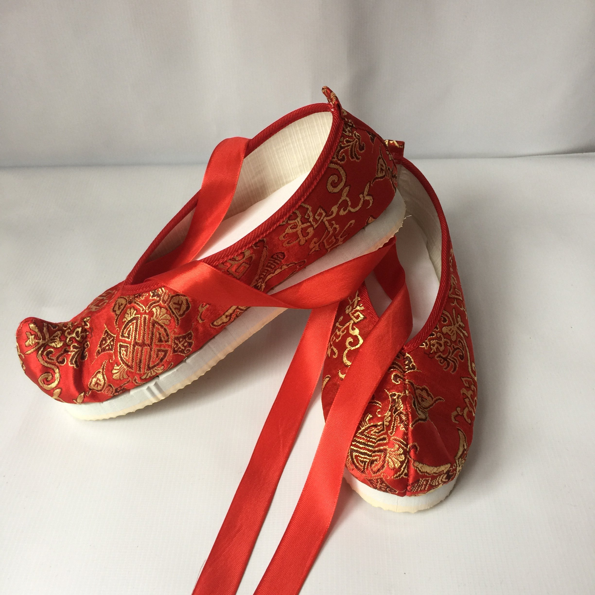 弓鞋翘头平底汉服鞋秀禾服中式婚礼增高红色布鞋