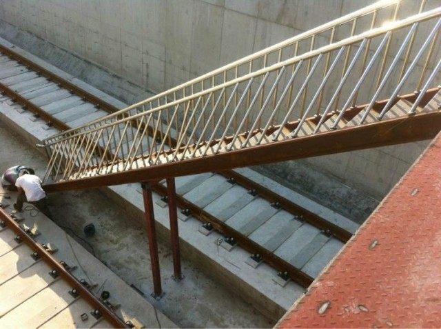 楼梯苏州常州无锡钢结构扶手角铁钢板旋转整体楼梯