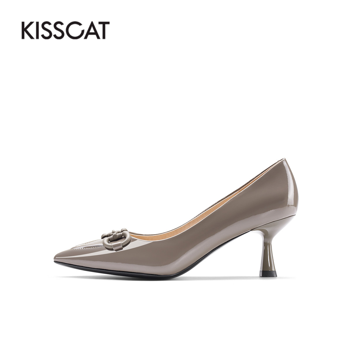 接吻猫女鞋2022春夏季舒适通勤马衔扣高跟鞋漆皮尖头单鞋