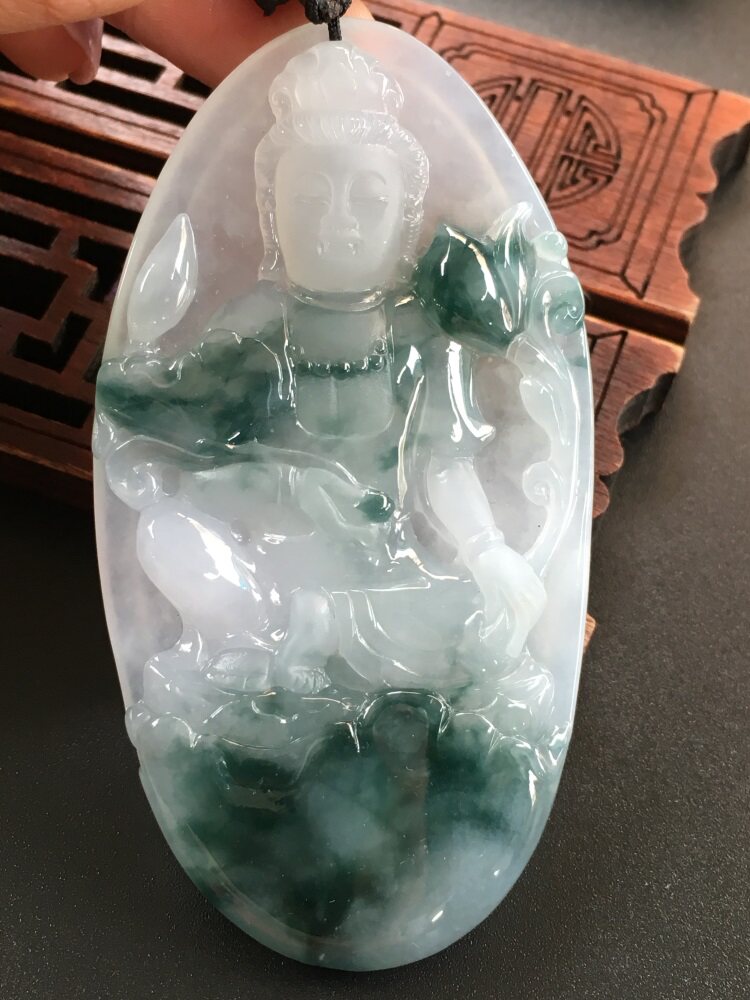 男戴观音女戴佛,女性是否可以佩戴翡翠观音吊坠