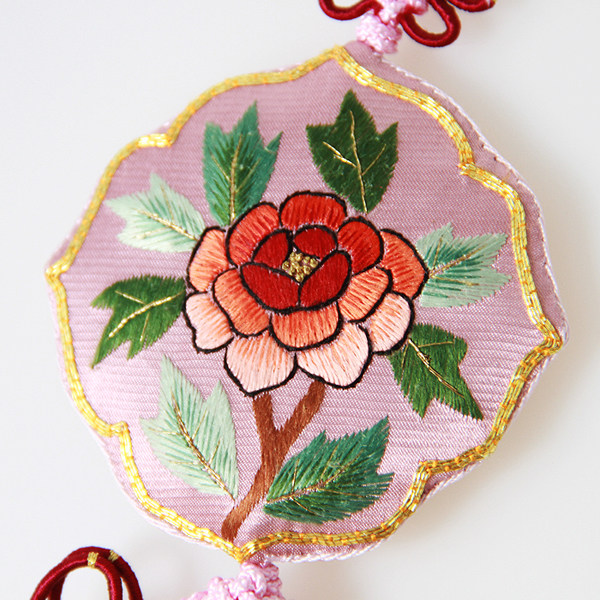 特价苏州刺绣汽车挂件 花朵 真丝纯手工桑蚕丝特色挂饰 吉祥寓意