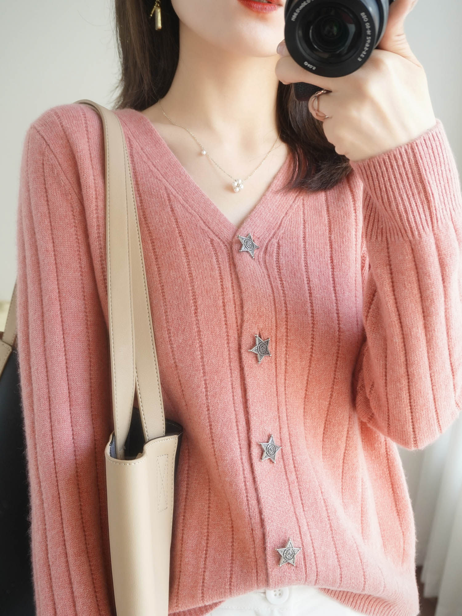 秋冬新款打底羊绒短款时尚宽松毛衣女士外套毛针织衫