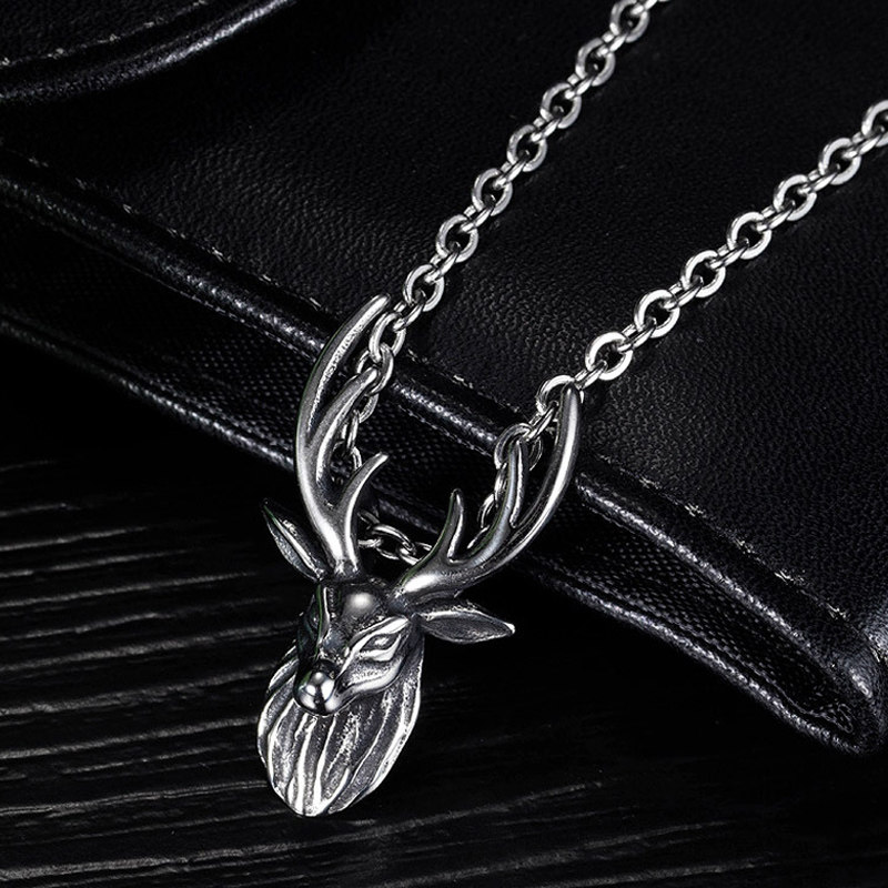 钛钢鹿头项链男潮嘻哈个性复古麋鹿角吊坠潮男欧美圣诞节饰品礼物