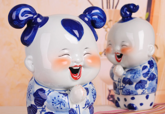 景德镇陶瓷器雕塑青花恭喜发财娃娃工艺礼品摆件家居饰品摆件