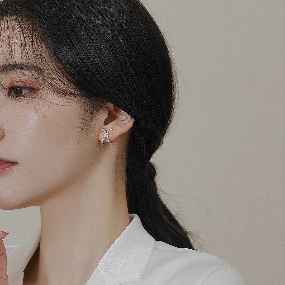 赛赛莉安cecilialin高级感x微镶闪钻s925银针耳钉气质盘蚊香耳夹