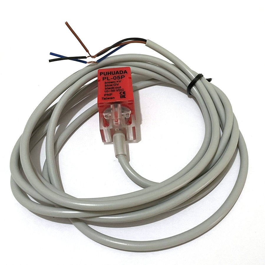 三线方形接近开关pl05nps05pnpn1030vdc金属感应限位传感器