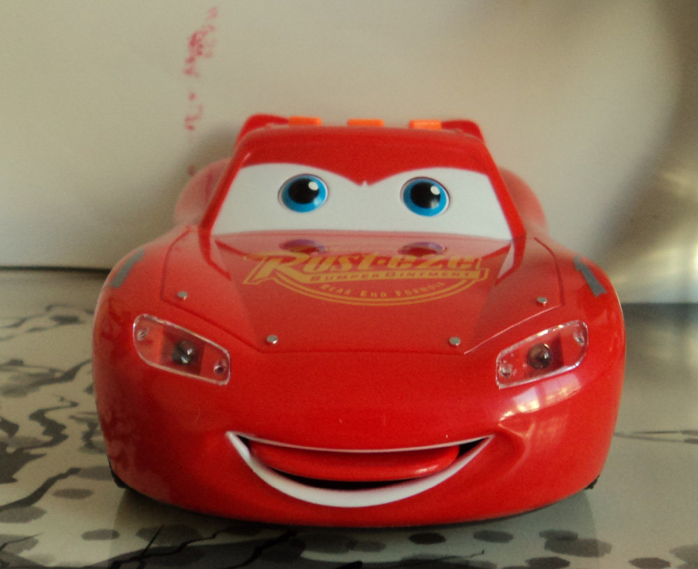 汽车总动员金麦大号闪电麦昆卡通玩具赛车板牙模型惯性