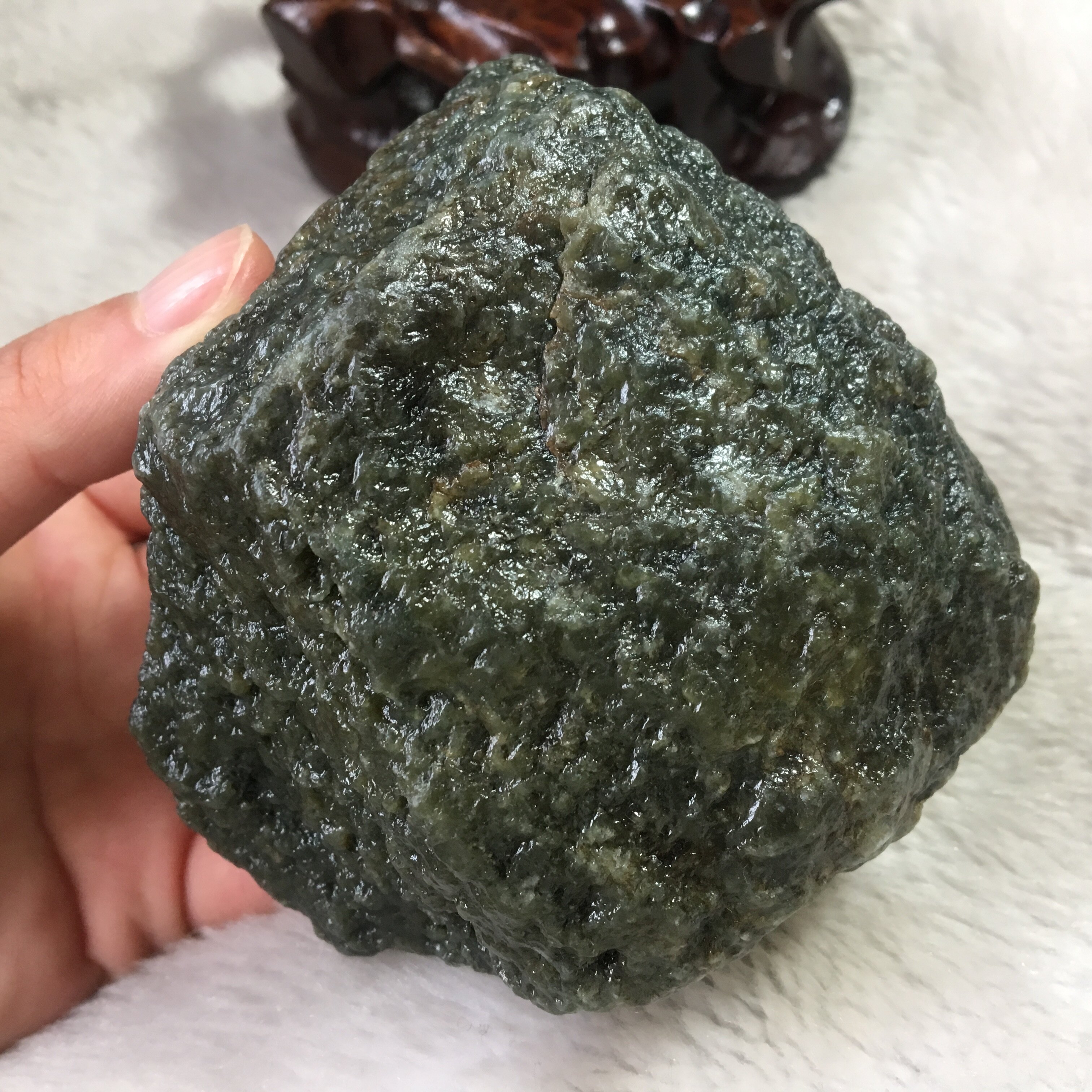 喀什玉龙河千疮百孔籽玉190g新疆若羌山流水碧玉籽料原石戈壁奇玉