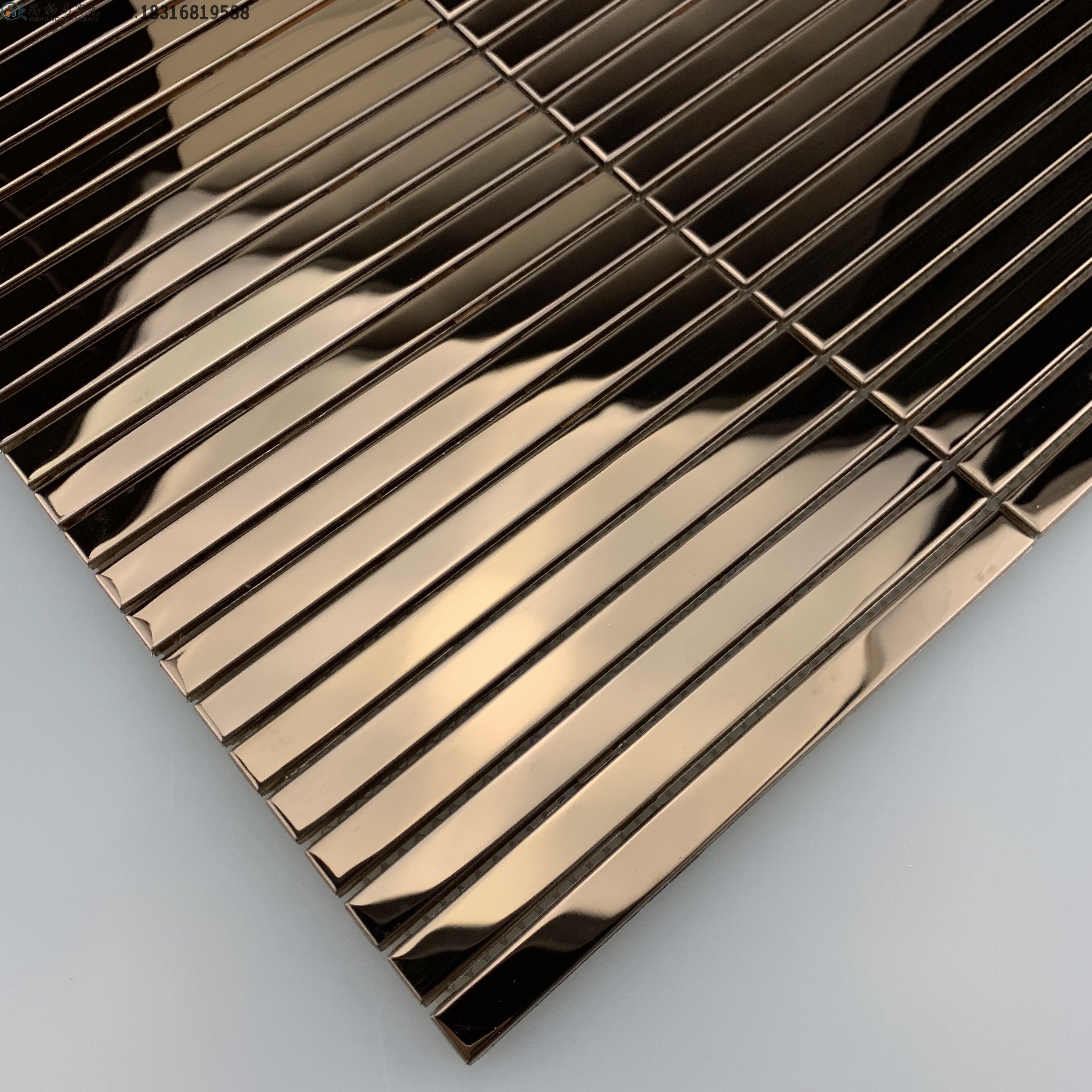 不锈钢墙砖镜面金镜面玫瑰条形马赛克长条金属瓷砖马赛克
