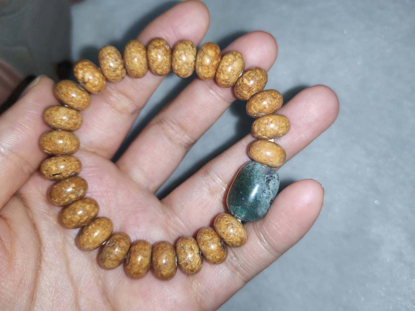 龙珠菩提天然提单圈手串手链开片算盘天竺血丝手串