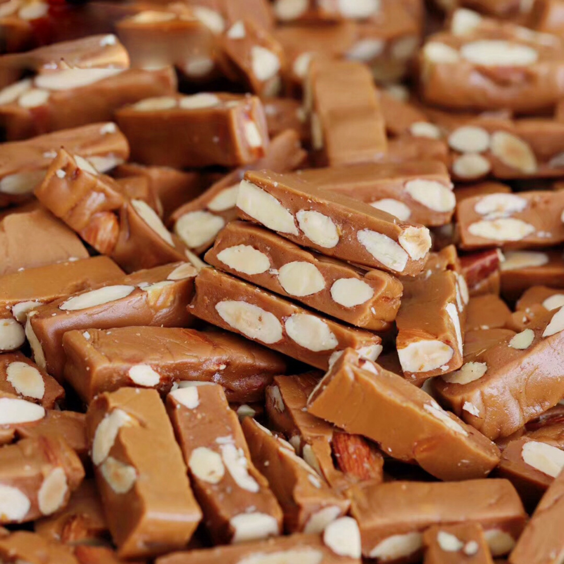 手工法式焦糖海盐杏仁太妃低糖无敌糖果